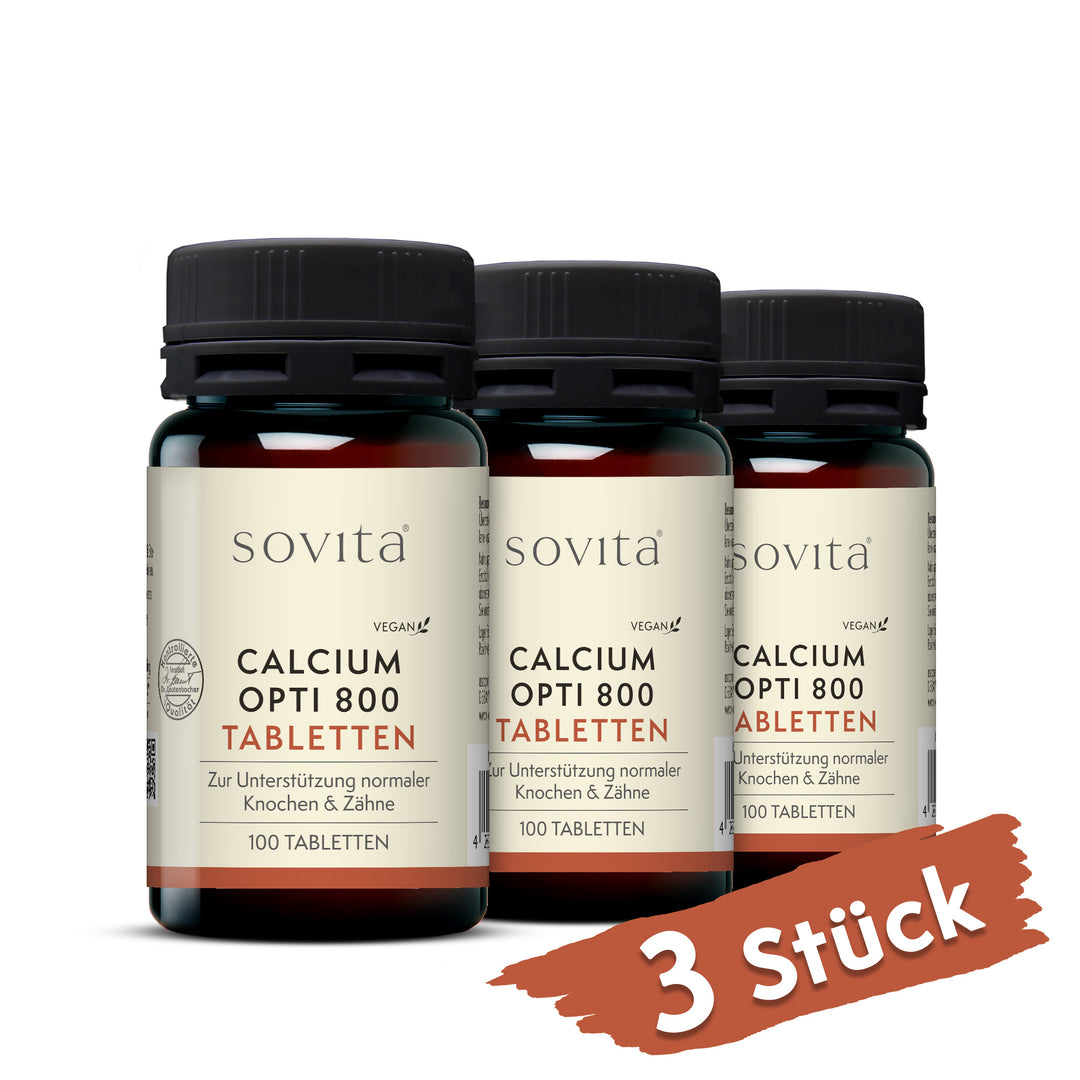 Drei Dosen Sovita Calcium Opti 800 Tabletten aus Kunststoff nebeneinander mit dem Hinweis „3 Stück“.