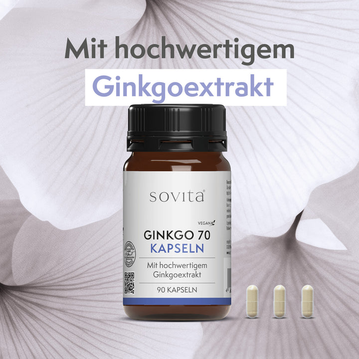 Produktabbildung der Ginkgo 70 Kapseln vor großformatiger, hell-violetter Blütenstruktur mit hervorgehobener Textzeile „Mit hochwertigem Ginkgoextrakt“