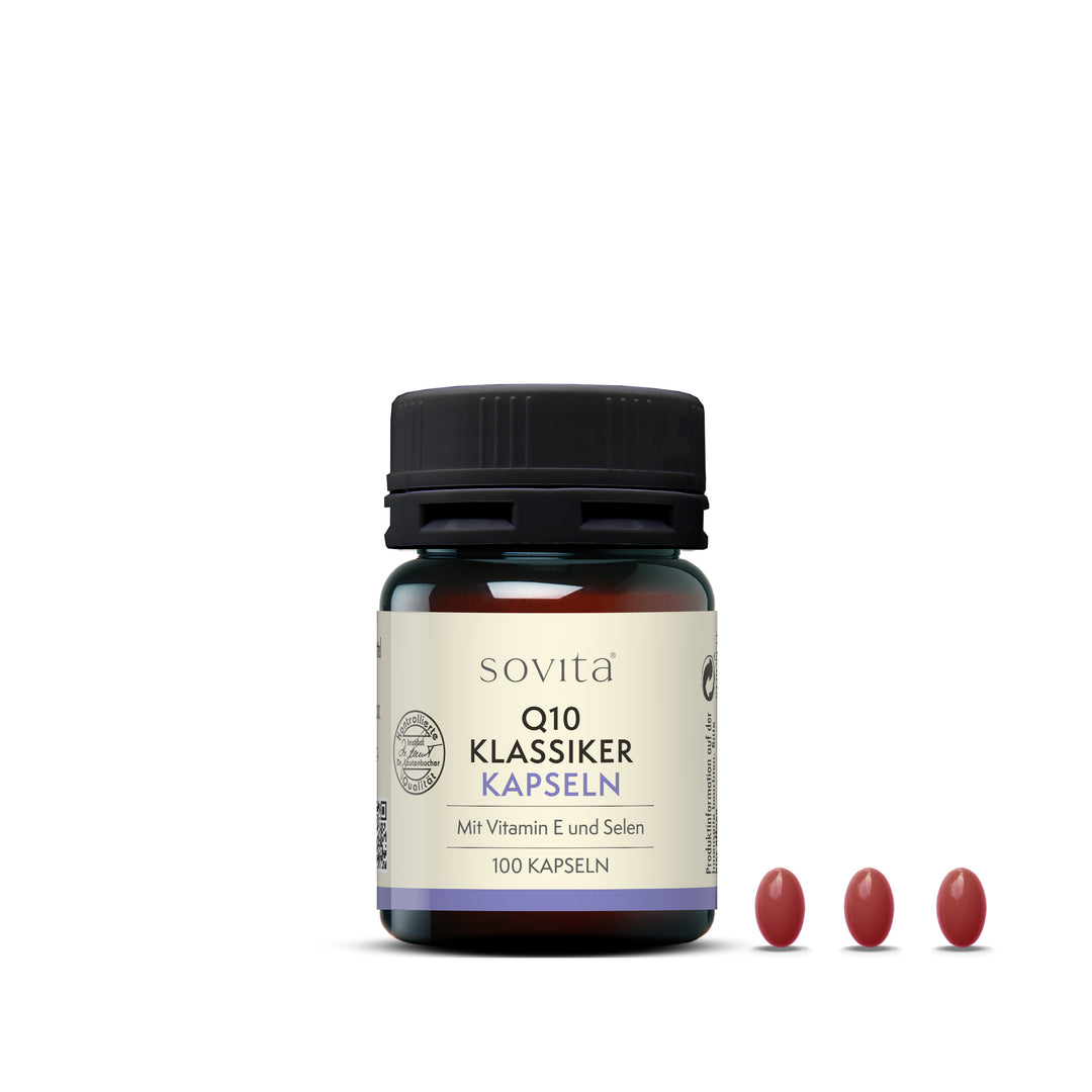Produktabbildung der Q10 Klassiker Kapseln mit drei roten Kapseln neben der braunen Dose